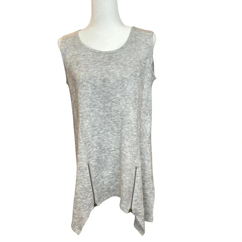 Beautiful Simply Noelle Sweater Size Small/Medium (8/10) • NWT • Zipper detail